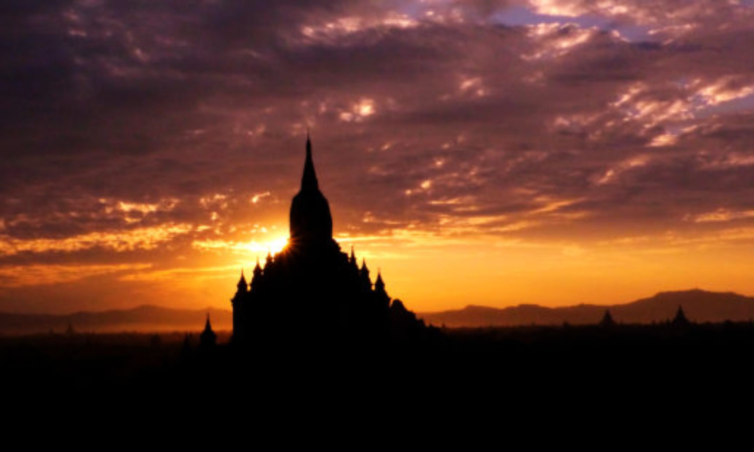 Sunset in Bagan, Burma in tilt shift video