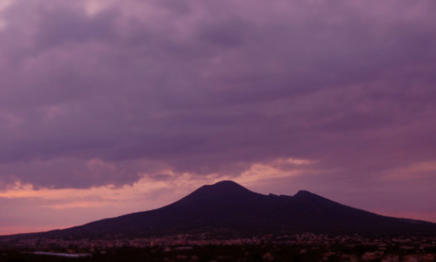Vesuvius volcanoe at sunset in tilt-shift video