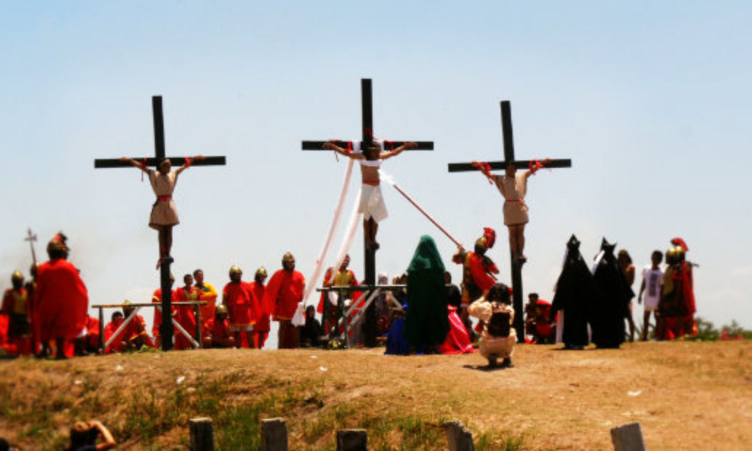 Crucifixion in the Philippines in tilt-shift video
